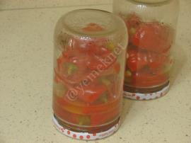 Acı Kırmızı Biber Turşusu