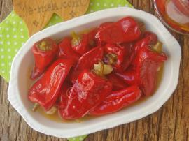 Acı Kırmızı Biber Turşusu