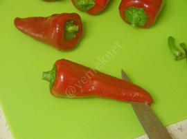 Acı Kırmızı Biber Turşusu