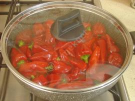 Acı Kırmızı Biber Turşusu