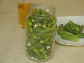 Sıcak Suyla Kornişon Turşusu