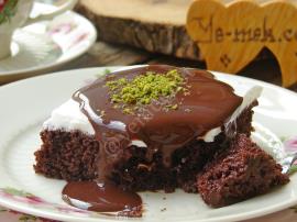 Sünger Gibi Keki, Akışkan Çikolatasıyla, Yaş Pasta Tadında Bir Kek : Ağlayan Kek
