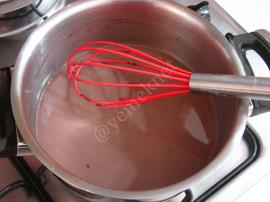 Çikolata Soslu Pudingli Mozaik Pasta