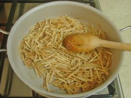 Erişteli Tavuk Salatası