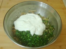 Erişteli Tavuk Salatası