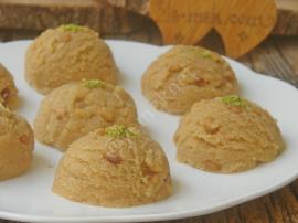 Fıstıklı İrmik Helvası