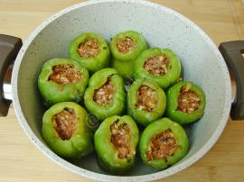 Buzluktan Çıkan Dolmalık Biber İle Biber Dolması