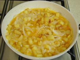 Soğanlı Patatesli Omlet