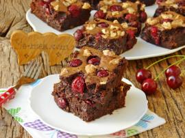 Vişneli Çikolatalı Brownie