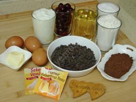 Vişneli Çikolatalı Kek