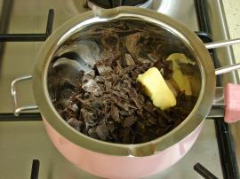 Vişneli Çikolatalı Kek