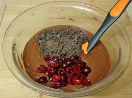 Vişneli Çikolatalı Kek