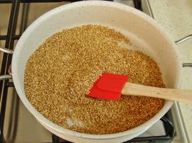 Ağızda Dağılan Susamlı Kurabiye