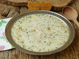 Erişteli Nohutlu Yayla Çorbası