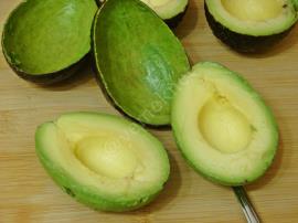 Peynirli Avokado Salatası