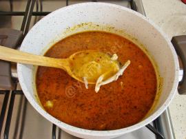 Tavuklu Un Çorbası