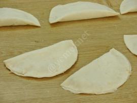 Yufkadan Çiğ Börek