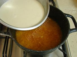 Kıymalı Erişte Çorbası