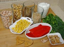 Yoğurtlu Bakliyat Salatası