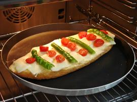 Fırında Yoğurtlu Ekmek Pizzası