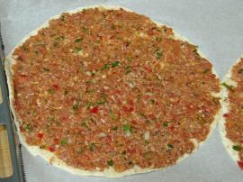 Hazır Lavaştan Pratik Lahmacun