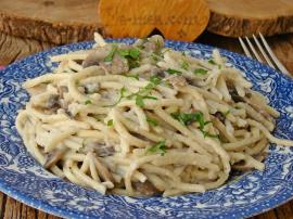 Kremalı Mantarlı Erişte