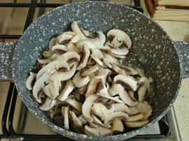 Kremalı Mantarlı Erişte