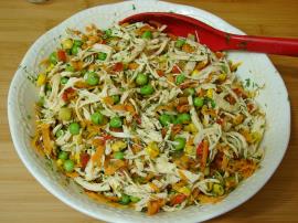 Sebzeli Tavuk Salatası