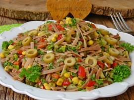 Kavrulmuş Erişte Salatası