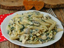 Tavuklu Ispanaklı Makarna