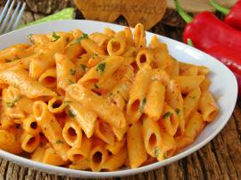 Kırmızı Biber Soslu Makarna