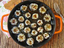 Tavada Kaşarlı Mantar