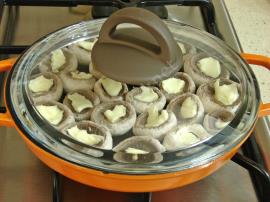 Tavada Kaşarlı Mantar