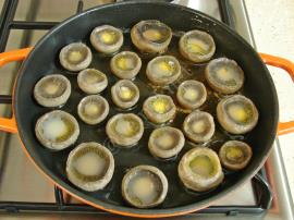 Tavada Kaşarlı Mantar