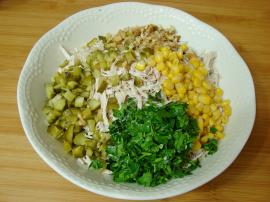 Tavuklu Yoğurtlu Mercimek Salatası