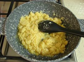 Pekmezli İrmik Helvası