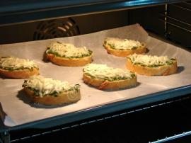 Sarımsaklı Ekmek Dilimleri