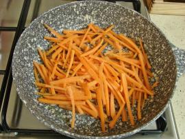 Yoğurtlu Sebzeli Erişte Salatası