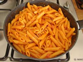 Kremalı Domatesli Demleme Makarna