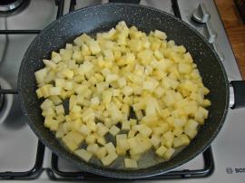 Salçalı Patatesli Yumurta