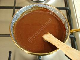 Çikolata Soslu Un Helvası