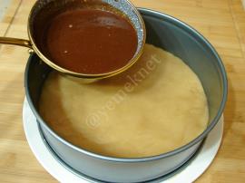 Çikolata Soslu Un Helvası