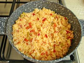 Domatesli Biberli Pirinç Pilavı
