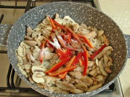 Kremalı Mantarlı Tavuk