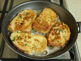 Peynirli Yumurtalı Ekmek Kızartması