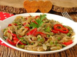 Pişmiş Soğan Salatası