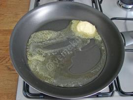 Soğanlı Domatesli Yumurta