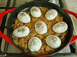 Soğanlı Yumurta Kapama