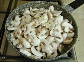 Fırında Beşamel Soslu Mantar