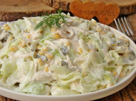 Tavuklu Göbek Marul Salatası